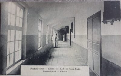 Postkaart Abdij van West-Vleteren kloosterpand